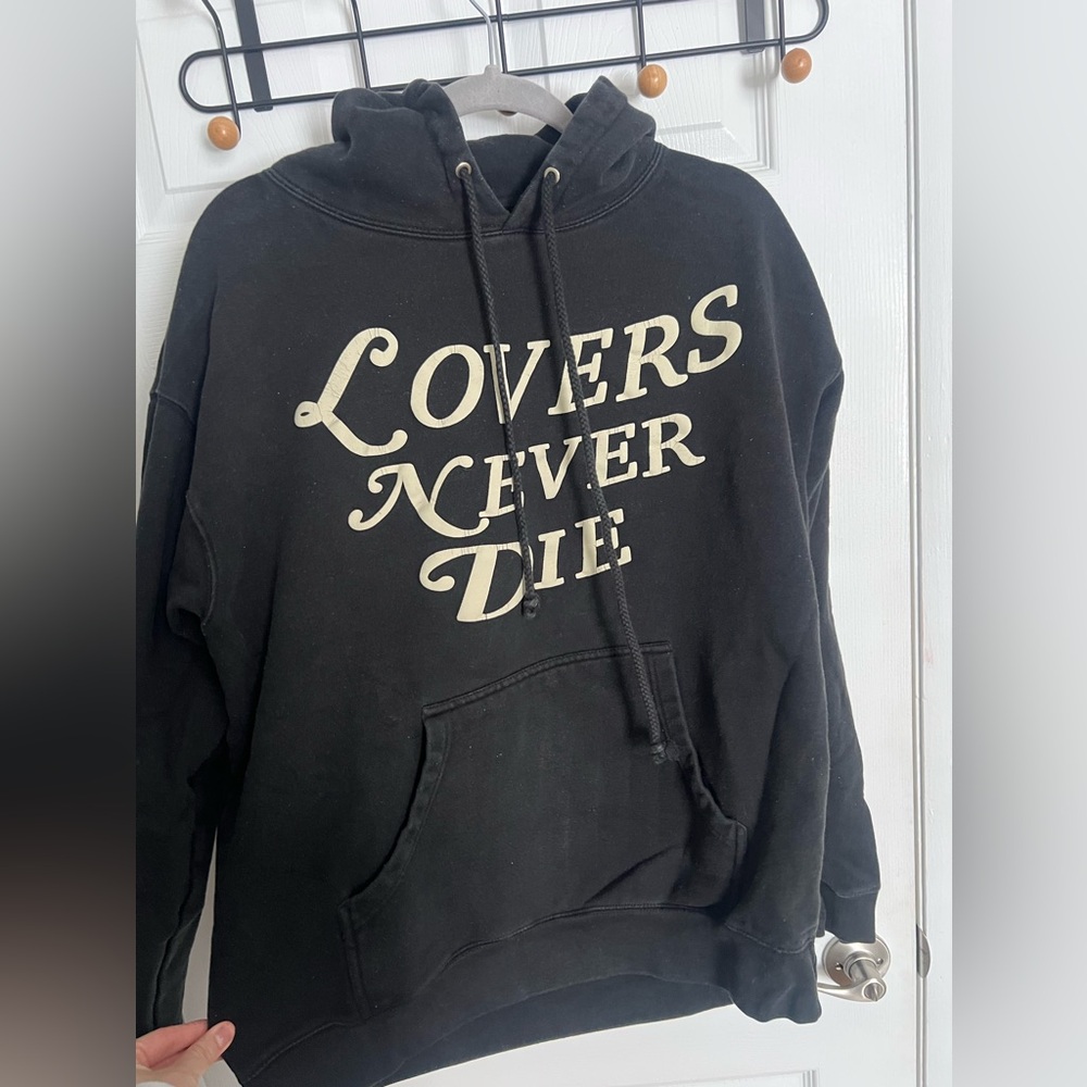 Veasus enigma lovers never die sweatshirt size large gently worn